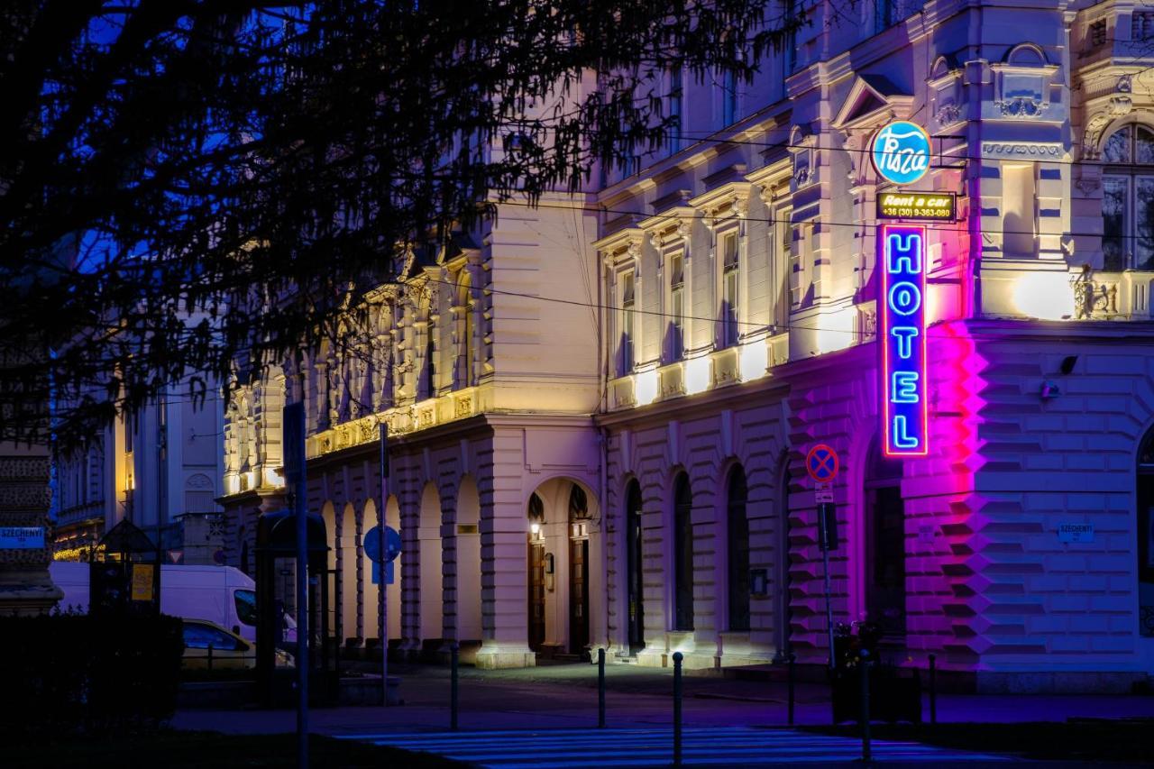 Tisza Hotel Szeged Bagian luar foto
