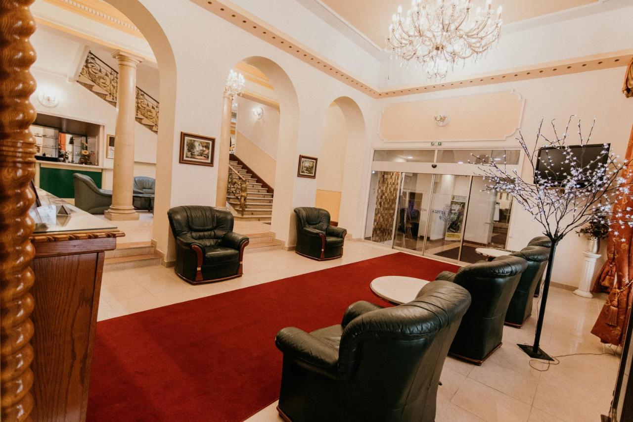 Tisza Hotel Szeged Bagian luar foto