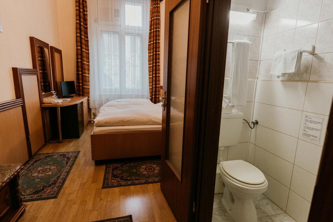Tisza Hotel Szeged Bagian luar foto