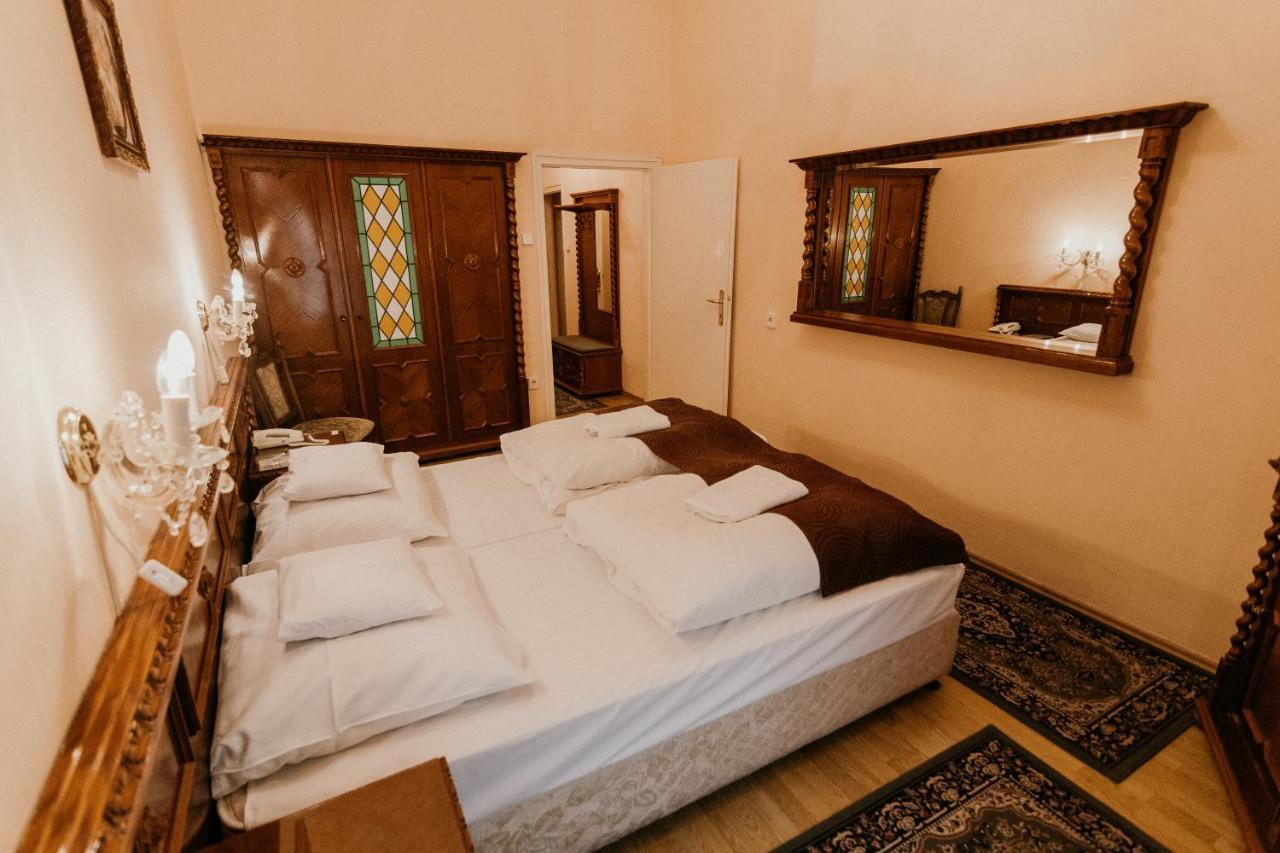Tisza Hotel Szeged Bagian luar foto
