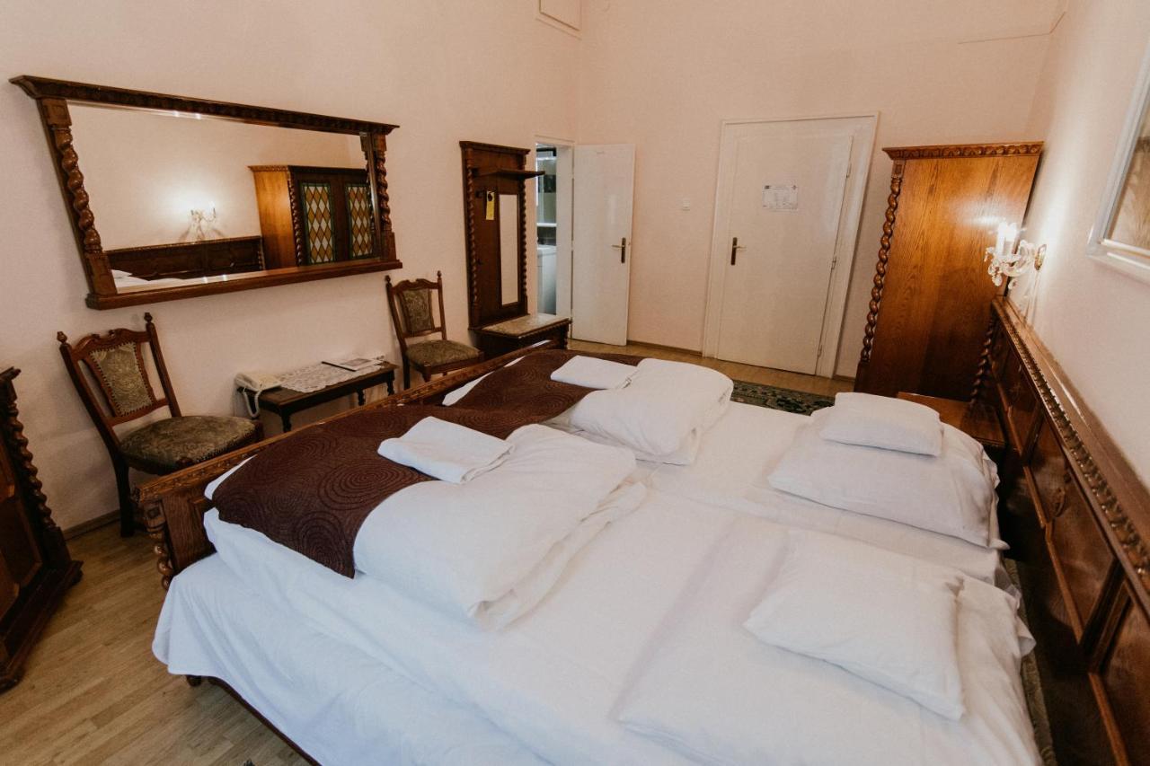 Tisza Hotel Szeged Bagian luar foto