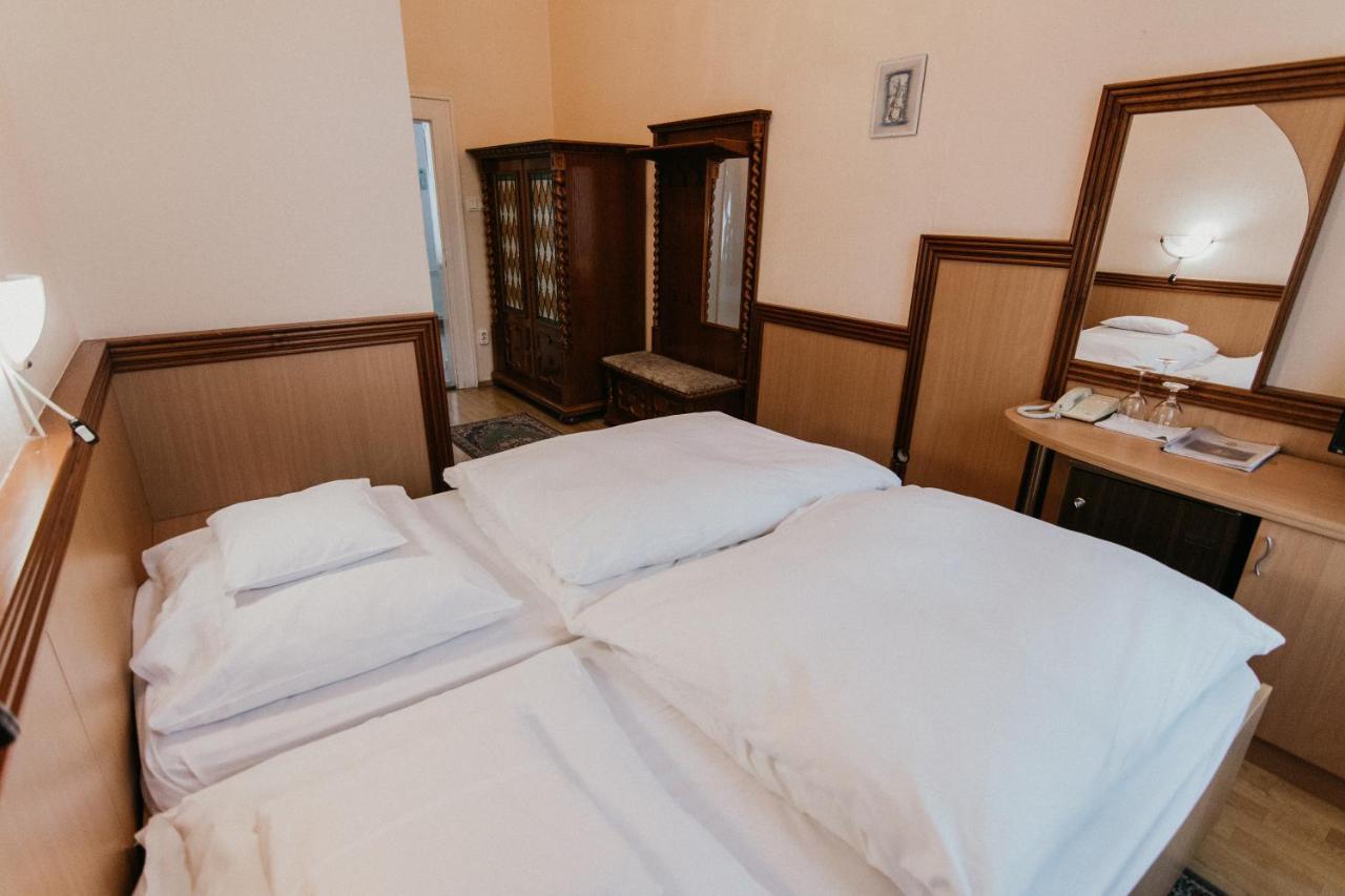 Tisza Hotel Szeged Bagian luar foto